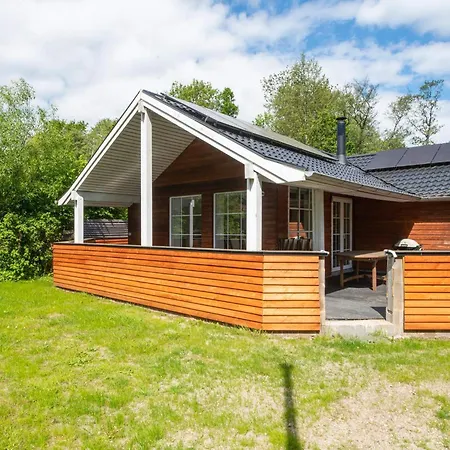 Holiday home Enchanting With Whirlpool-by Traum *